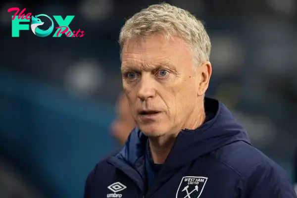 MANCHESTER, ENGLAND - Wednesday, February 19, 2020: West Ham United's manager David Moyes during the FA Premier League match between Manchester City FC and West Ham United FC at the City of Manchester Stadium. (Pic by David Rawcliffe/Propaganda)