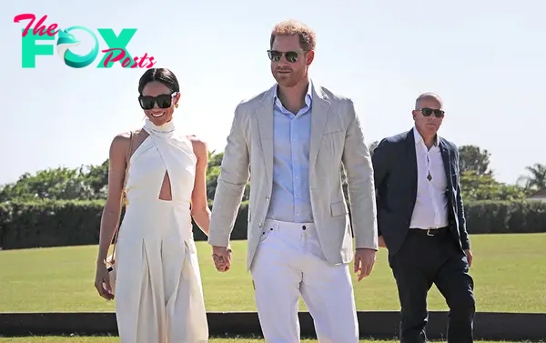 Meghan markle and Prince Harry holding hands
