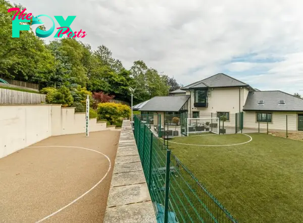 Scholes is selling his home - complete with football pitch and netball court - after 21 years
