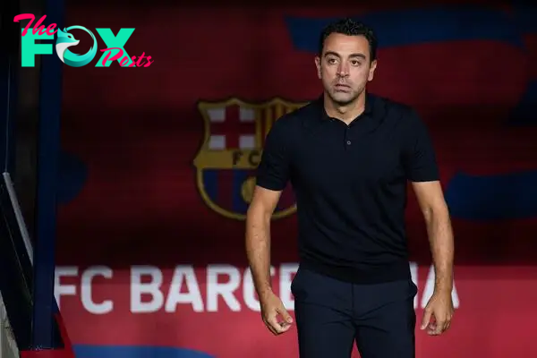 Xavi: “Me gustan muchos jugadores del Valencia: Javi Guerra, Pepelu, Gayà…”