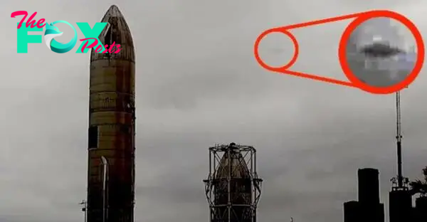 UFO near SpaceX rocket