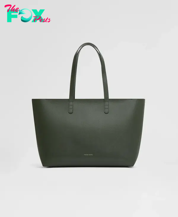 A green zippered tote