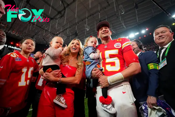 Brittany Mahomes, Patrick Mahomes and their kids