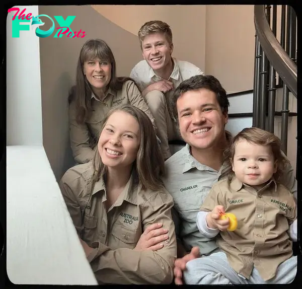 Robert and Terri Irwin and Bindi Irwin and her husband Chandler Powell and their daughter, Grace.
