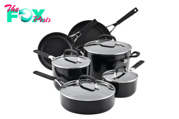 A set of cookware