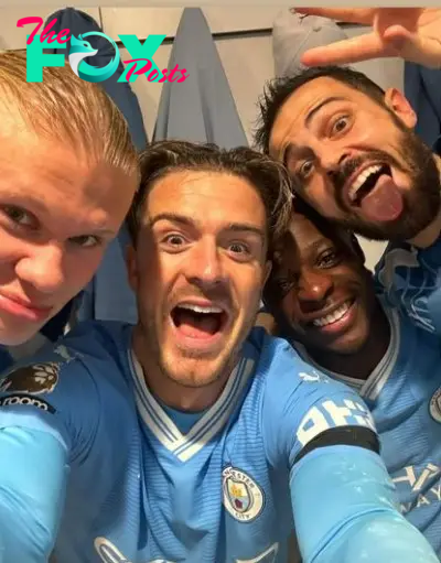 Jack Grealish took a joyou selfie with his Man City team-mates