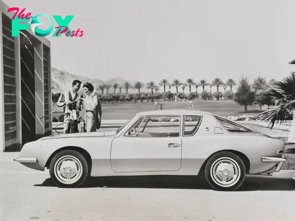 1963-Studebaker-Avanti