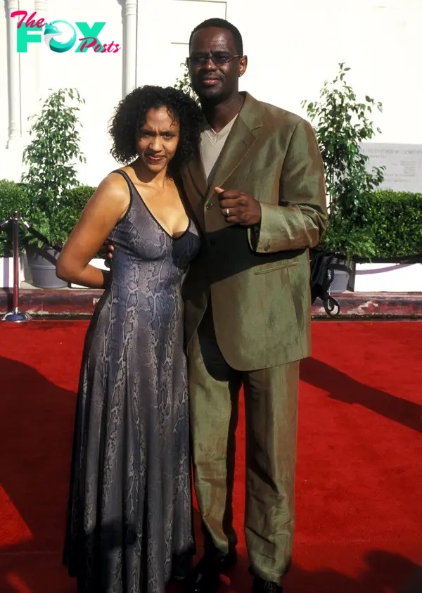 Julie and Brian McKnight on the red carpet.