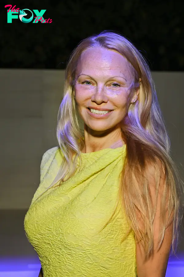 Pamela Anderson no makeup