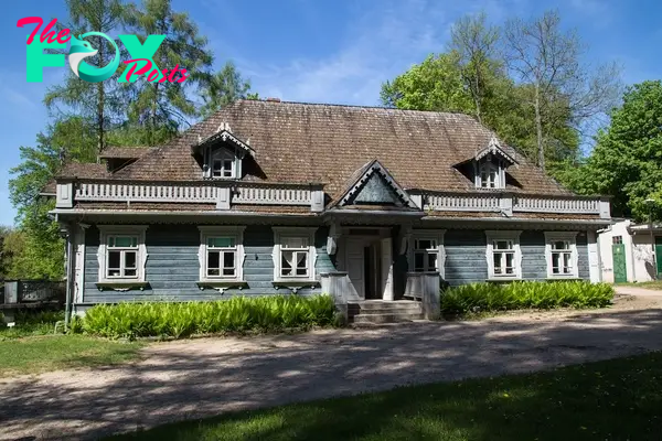 Older building with museum in Bialowieza