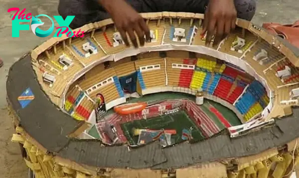 The boy used cardboard to make a beautiful, lifelike stadium model that caused a stir online - Photo 3.