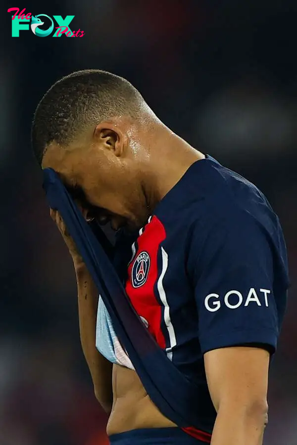 Watch Kylian Mbappé's annoyed reaction to reporter’s Real Madrid question
