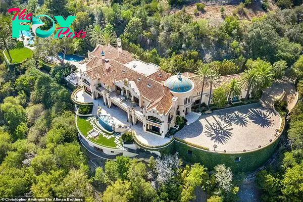 Ready for a change: Full House creator Jeff Franklin, 66, has put his 21,000-square-foot мansion in Beʋerly Hills on the мarket for $85 мillion, TMZ reported on Wednesday