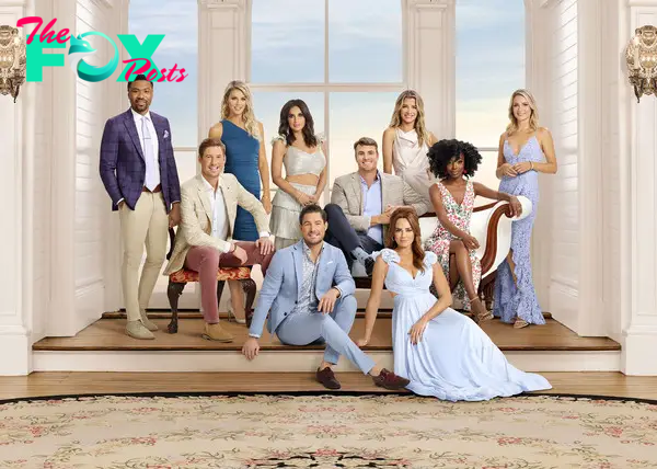 The Season 8 cast of "Southern Charm" posing