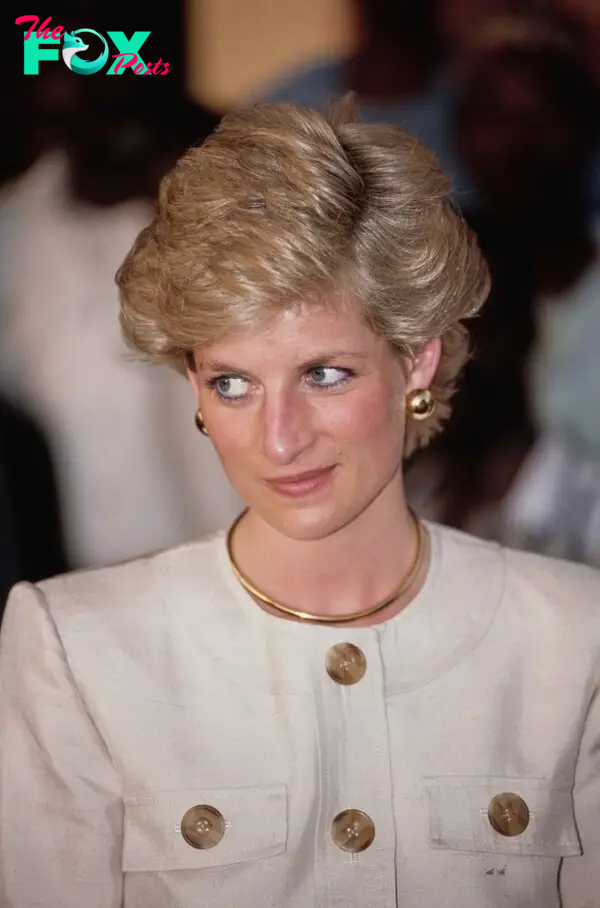 Princess Diana necklace. 