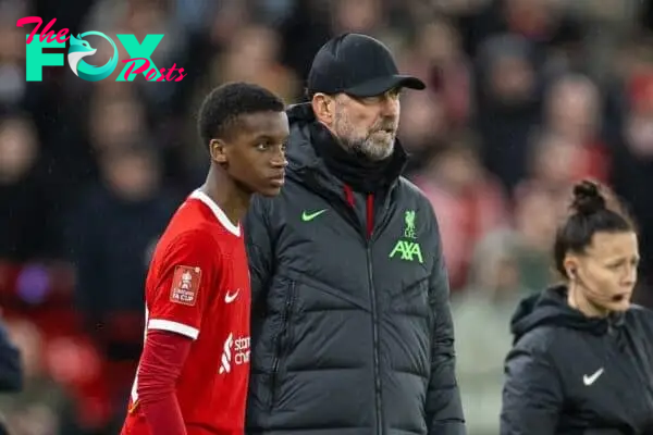 LIVERPOOL, ENGLAND - Wednesday, February 28, 2024: Liverpool's manager Jürgen Klopp brings on Trey Nyoni during the FA Cup 5th Round match between Liverpool FC and Southampton FC at Anfield. (Photo by David Rawcliffe/Propaganda)