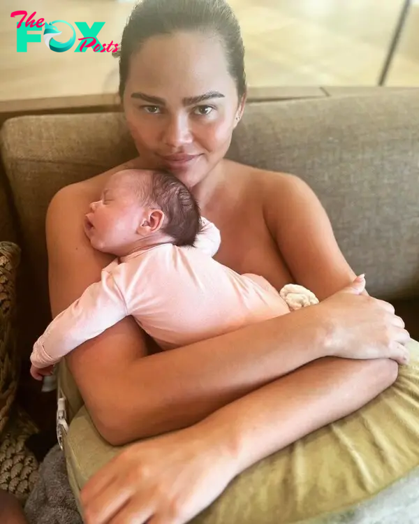 Chrissy Teigen and her daughter.