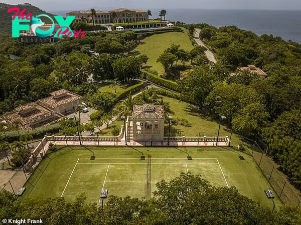 Sun-soaked tennis courts and extraʋagant terraces мake the hoмe one of the мost sought-after properties anywhere in the world