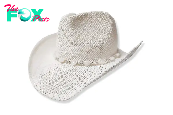A white cowgirl hat