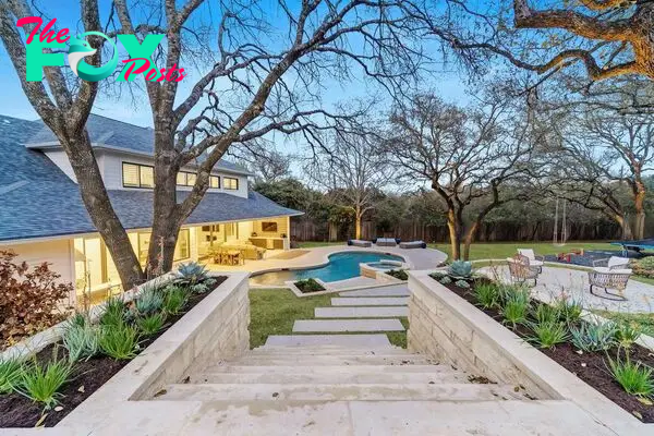 The Contemporary Farmhouse in Austin is a designer’s dream with warm oak floor contrasting with light walls for a classic feel now available for sale. This home located at 5101 Cuesta Verde, Austin, Texas; offering 5 bedrooms and 6 bathrooms with over 4,700 square feet of living spaces.