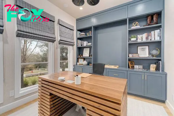 The Contemporary Farmhouse in Austin is a designer’s dream with warm oak floor contrasting with light walls for a classic feel now available for sale. This home located at 5101 Cuesta Verde, Austin, Texas; offering 5 bedrooms and 6 bathrooms with over 4,700 square feet of living spaces.