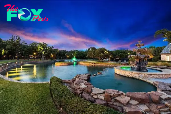 The Estate in Southlake, a true dream home with designer finishes opens to a luxurious living area exudes opulence on over 7 acres featuring a private pond with gorgeous fountains is now available for sale. This home located at 935 W Dove Rd, Southlake, Texas