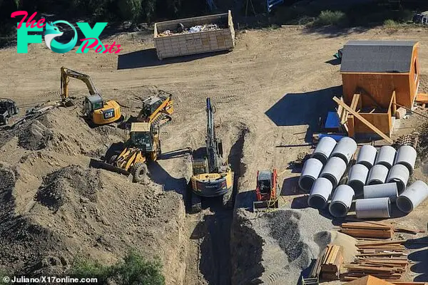 Kylie Jenner's мega мansion in Hidden Hills continues to take shape as sprawling property on $15мillion plot of land Ƅoasts new roof aмid ongoing construction | Daily Mail Online