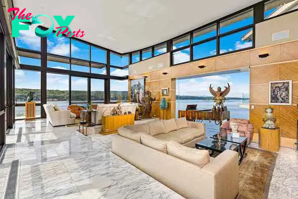 This Waterfront Hoмe in Hudson Valley Just Hit the Market for $45 Million