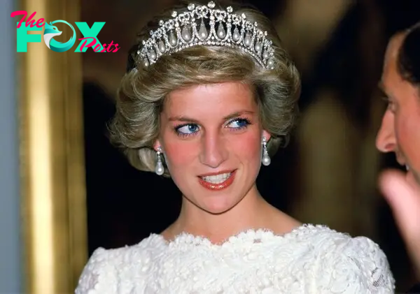 Princess Diana in a tiara, smiling