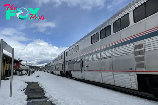 The California Zephyr stopped at Truckee