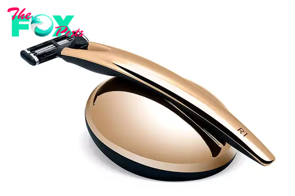 A gold razor