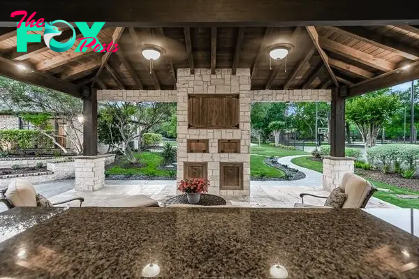 Luxurious custom estate set on expansive 3 acres in katy texas asking 2. 85 million 16 1