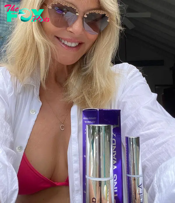Christie Brinkley with the SBLA Beauty wands