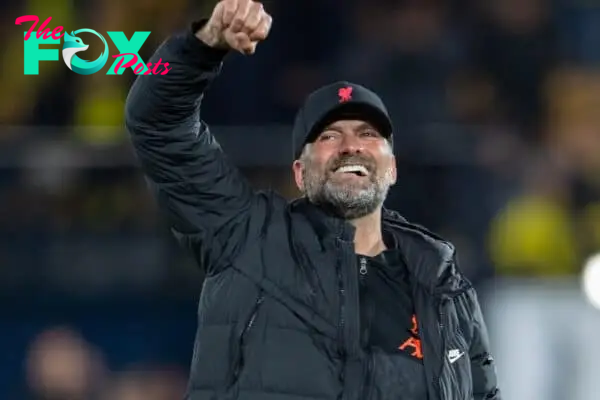 VILLARREAL, SPAIN - Tuesday, May 3, 2022: Liverpool's manager Jürgen Klopp celebrates as his side reach the Final beating Villarreal during the UEFA Champions League Semi-Final 2nd Leg game between Villarreal CF and Liverpool FC at the Estadio de la Cerámica. Liverpool won 3-2 (5-2 on aggregate).(Pic by David Rawcliffe/Propaganda)