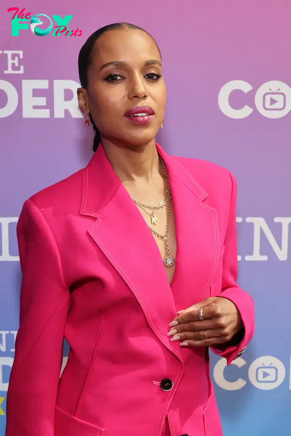 Kerry Washington in a pink suit