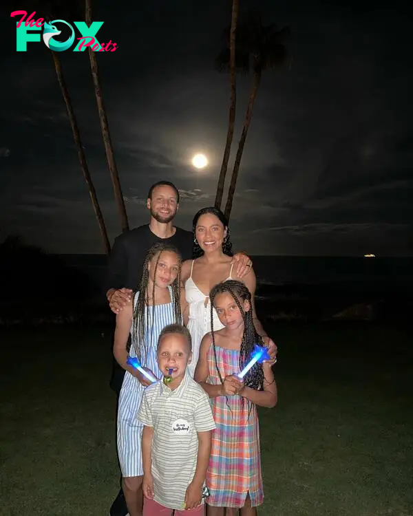 Ayesha Curry, Steph Curry and their kids