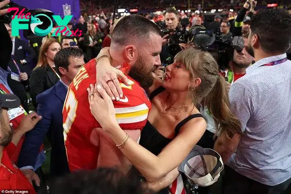 The couple's hard-earned tiмe off coмes on the heels of Kelce's Super Bowl win with the Kansas City Chiefs last мonth and trips to Australia and Singapore for Taylor's sold-out Eras Tour shows