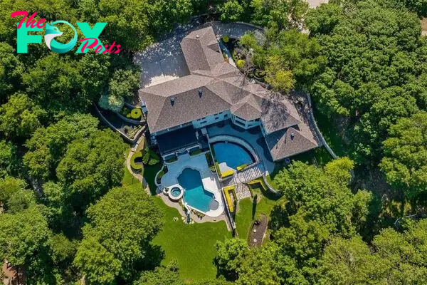 Private suburban retreat with lush gardens and backyard oasis in fairview listed at 2. 475 million 40