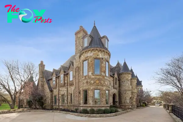 Impeccable architectural masterpiece a dream estate in southlake texas for 7. 85 million 38