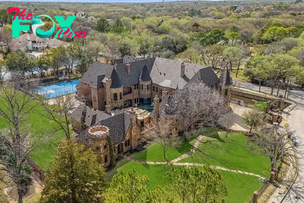 Impeccable architectural masterpiece a dream estate in southlake texas for 7. 85 million 43