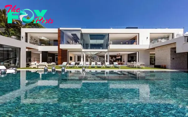 Modern Mansion in Los Angeles