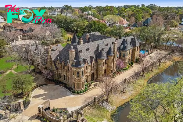 Impeccable architectural masterpiece a dream estate in southlake texas for 7. 85 million 1