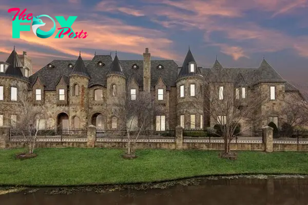 Impeccable architectural masterpiece a dream estate in southlake texas for 7. 85 million 45