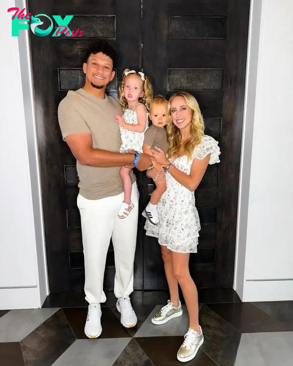 Patrick and Brittany Mahomes with their children