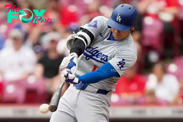 CINCINNATI, OHIO - MAY 26: Shohei Ohtani #17 of the Los Angeles Dodgers grounds out in the first inning against the Cincinnati Reds at Great American Ball Park on May 26, 2024 in Cincinnati, Ohio.   Dylan Buell/Getty Images/AFP (Photo by Dylan Buell / GETTY IMAGES NORTH AMERICA / Getty Images via AFP)