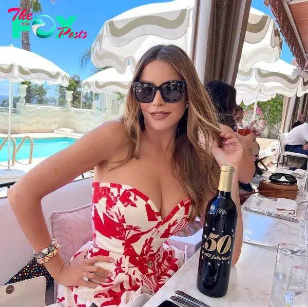 Sofia Vergara poses for a photo at lunch.