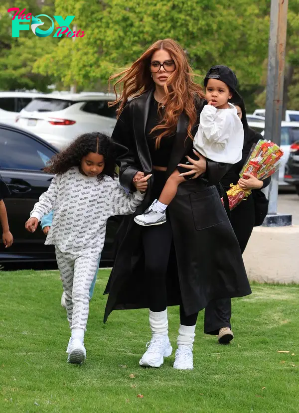 Khloé Kardashian and kids