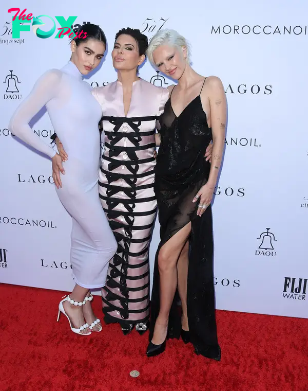 Amelia Gray, Lisa Rinna, Delilah Belle arrives at the The Daily Front Row's 8th Annual Fashion Los Angeles Awards on April 28, 2024 in Beverly Hills, California.