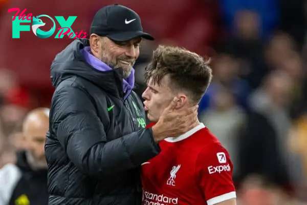 LIVERPOOL, ENGLAND - Wednesday, September 27, 2023: Liverpool's Ben Doak (R) speaks with manager Jürgen Klopp as he is substituted during the Football League Cup 3rd Round match between Liverpool FC and Leicester City FC at Anfield. Liverpool won 3-1. (Pic by David Rawcliffe/Propaganda)