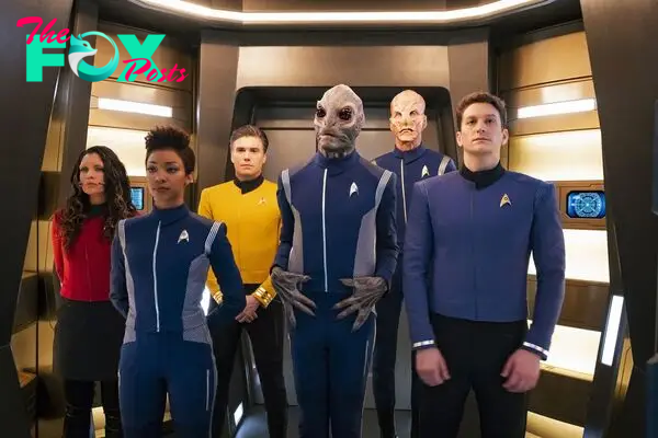 Lt. Nhan (Rachael Ancheril); Michael Burnham (Sonequa Martin-Green); Captain Pike (Anson Mount); Linus (David Benjamin Tomlinson); Saru (Doug Jones); and Lt. Connolly (Sean Connolly Affleck), all standing in an elevator on the ship